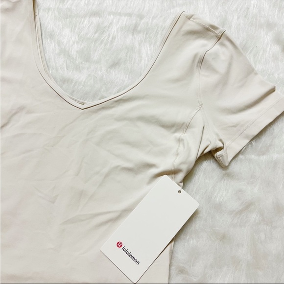 Lululemon Women's Align Tee in White Opal (Off White) - Size 8 - Picture 2 of 5